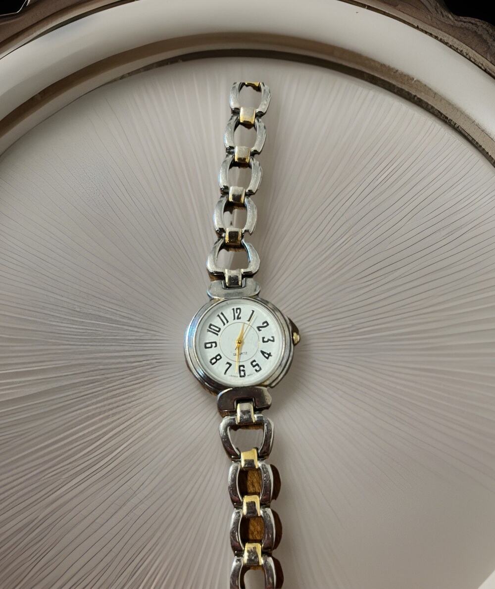 VTG 90s Avon Two-Tone Silver Gold Watch new Battery Working 7.5” Japan Movement